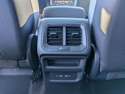 New 2026 Volkswagen Taos SE image 26