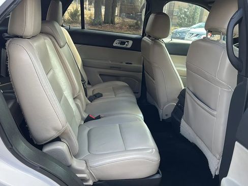 Used 2014 Ford Explorer XLT w/ Equipment Group 202A image 13
