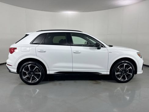 Used 2025 Audi Q3 2.0T Premium Plus w/ Premium Plus Package AWD/4WD image 38