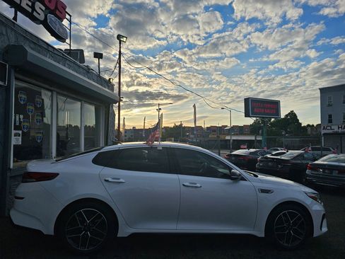 Used 2020 Kia Optima SE image 3