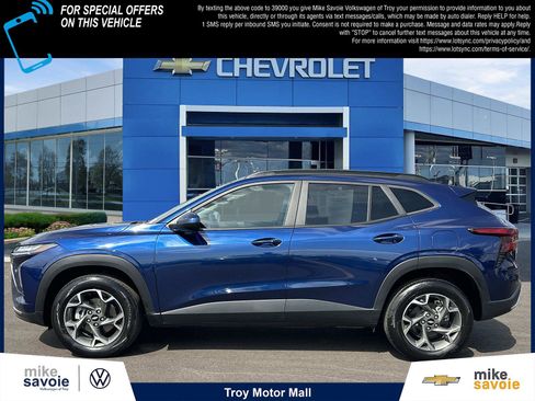 Certified 2024 Chevrolet Trax LT w/ Driver Confidence Package FWD image 2