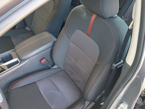 Used 2025 Nissan Sentra SR FWD image 9