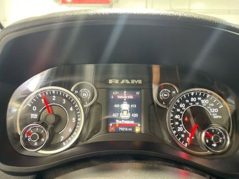 Used 2022 RAM 2500 Tradesman w/ Chrome Appearance Group AWD/4WD image 15