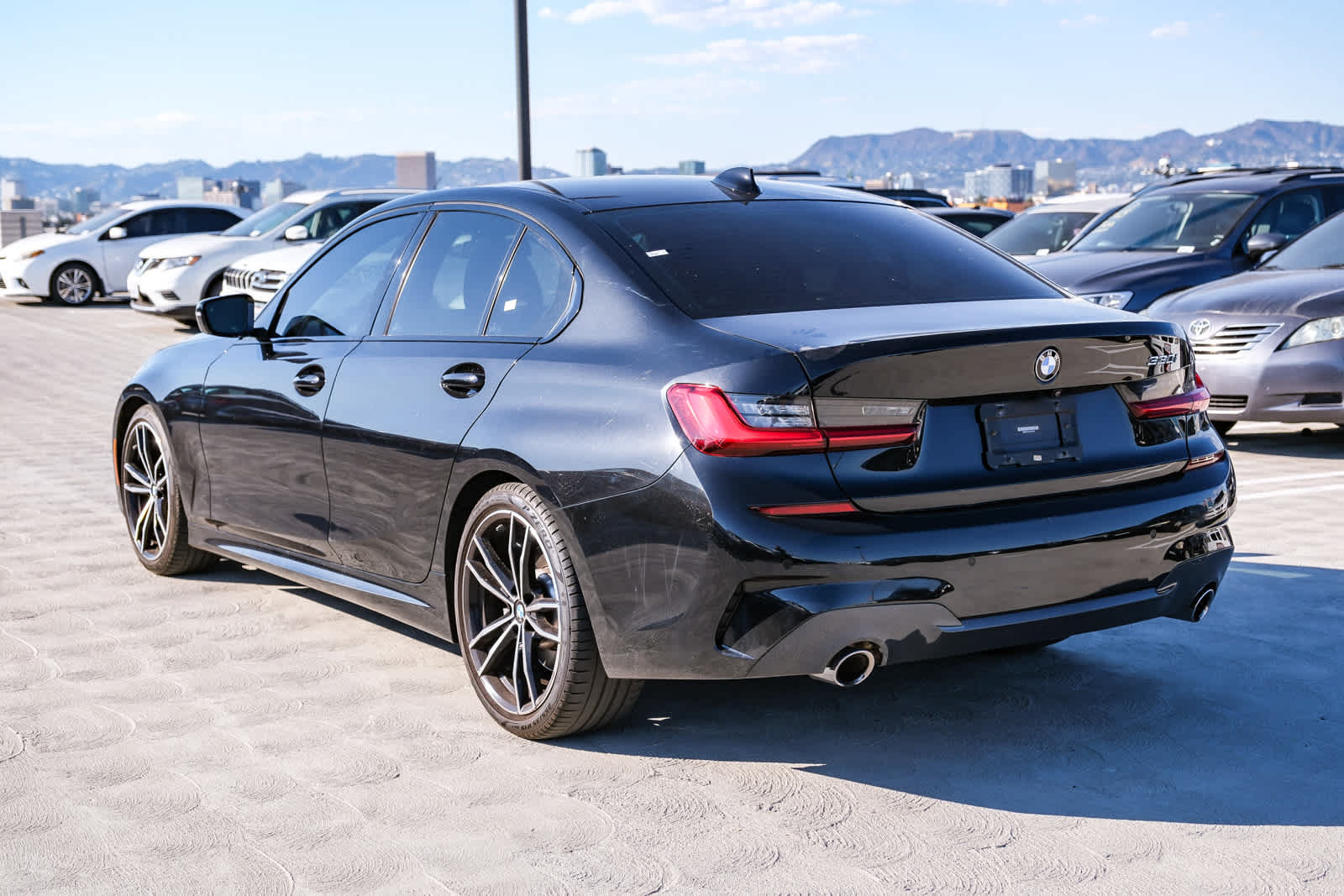 Used 2019 BMW 330i Sedan w/ M Sport Package RWD image 6