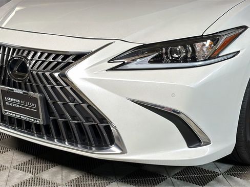 Certified 2023 Lexus ES 250 w/ Premium Package image 3