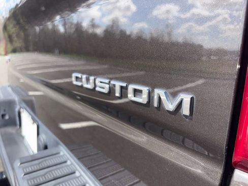 Used 2021 Chevrolet Silverado 1500 Custom image 9