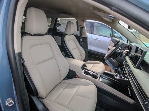 Used 2026 Lincoln Corsair Premiere image 17