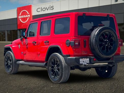 Used 2025 Jeep Wrangler Unlimited Sahara AWD/4WD image 7