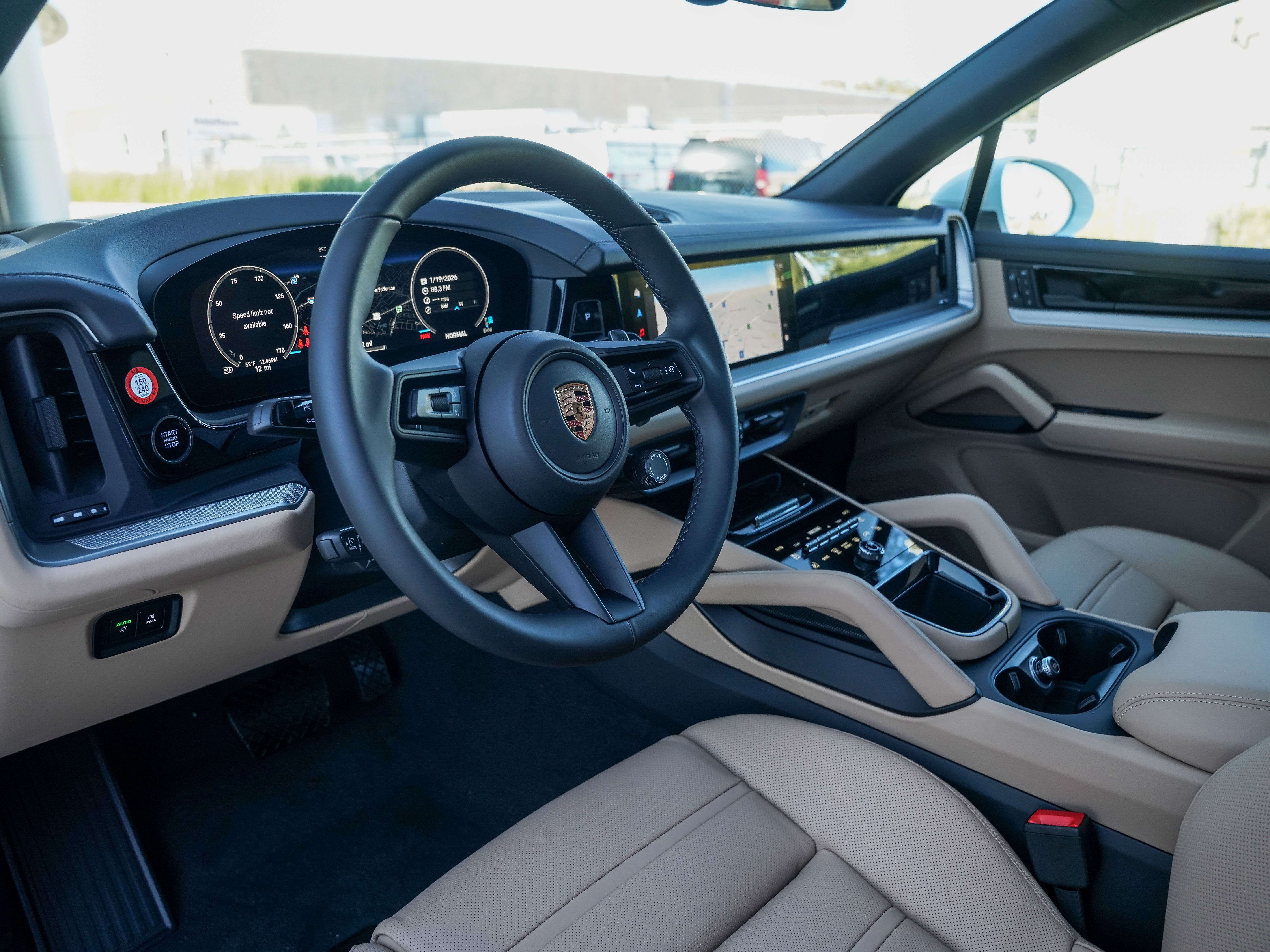 Certified 2026 Porsche Cayenne AWD/4WD image 4