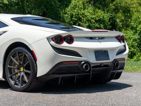 Used 2022 Ferrari F8 Tributo RWD image 22