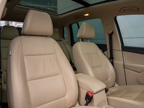 Used 2016 Volkswagen Tiguan SEL image 25