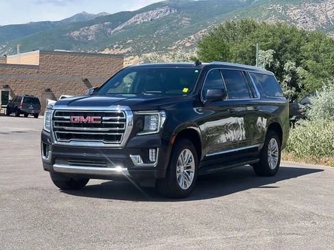 Used 2024 GMC Yukon XL SLT AWD/4WD image 3