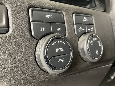 Used 2023 Chevrolet Silverado 1500 LT image 19