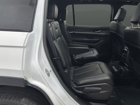 Used 2024 Jeep Grand Cherokee L Limited w/ Black Appearance Package AWD/4WD image 24