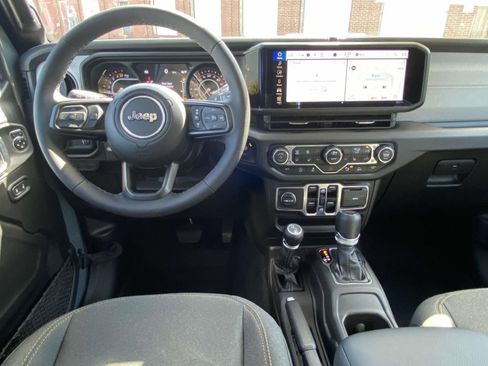 New 2025 Jeep Gladiator Sport image 11