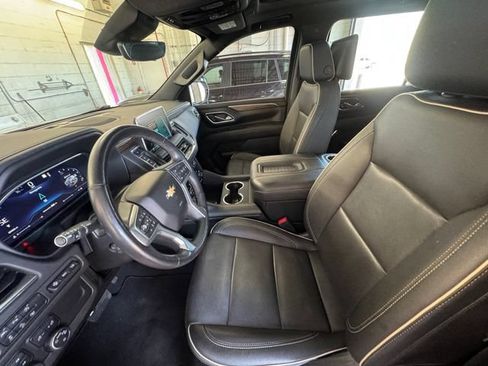 Used 2023 Chevrolet Suburban Premier AWD/4WD image 28