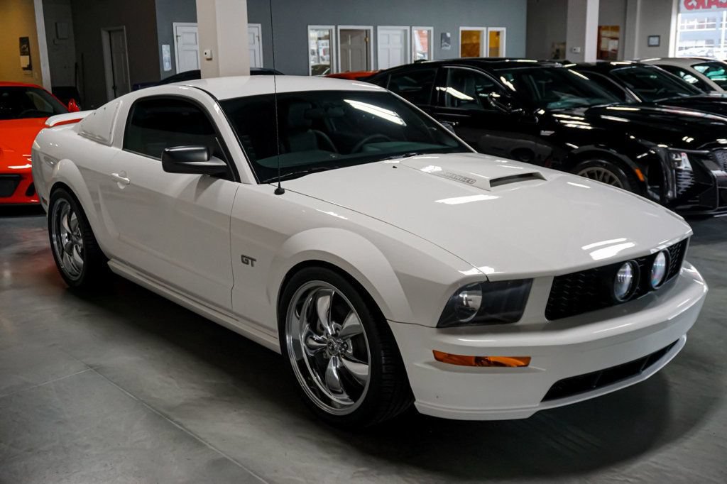Used 2007 Ford Mustang GT Premium RWD image 4