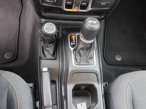 Used 2025 Jeep Wrangler Unlimited Sport AWD/4WD image 25