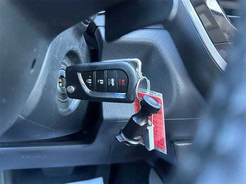 Used 2023 Toyota Camry SE image 31