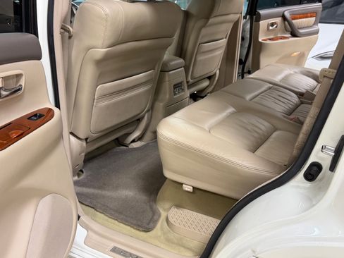 Used 2005 Lexus LX 470 4WD image 33