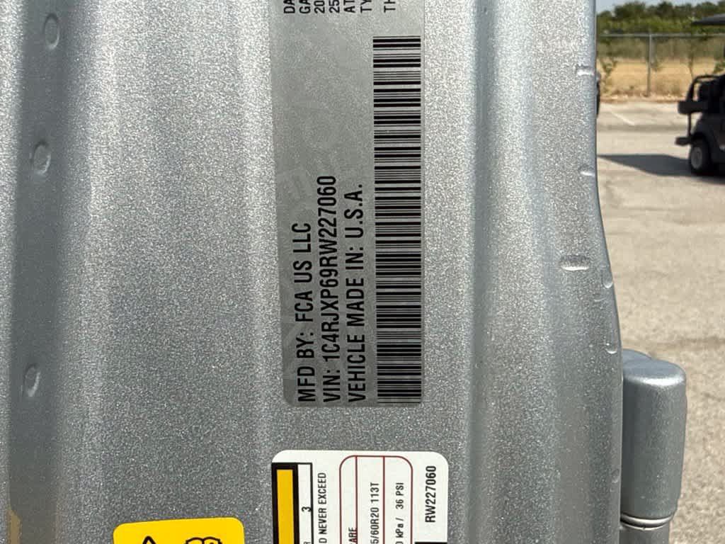 Used 2024 Jeep Wrangler Unlimited Sahara AWD/4WD image 13