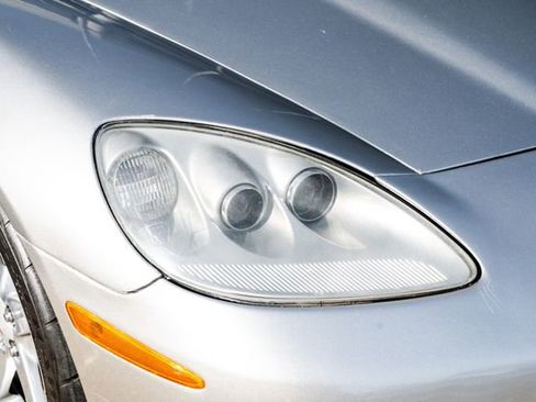 Used 2006 Chevrolet Corvette Convertible w/ Preferred Equipment Group image 43