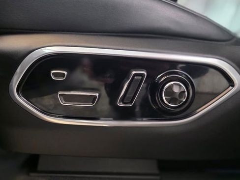 Used 2024 Jeep Grand Cherokee Overland w/ Adv Protech Group III image 19