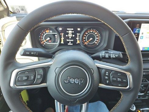 Used 2024 Jeep Wrangler Sahara image 22
