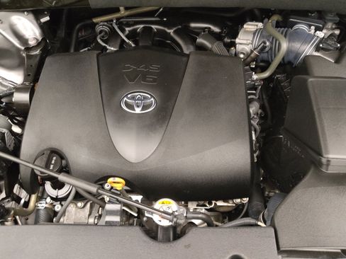 Used 2019 Toyota Highlander XLE FWD image 30