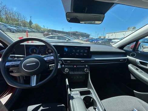 Used 2025 Hyundai Sonata SEL FWD image 28