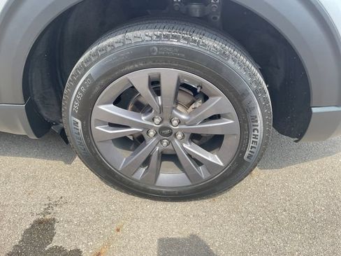 Used 2023 Ford Explorer XLT w/ Equipment Group 202A AWD/4WD image 43