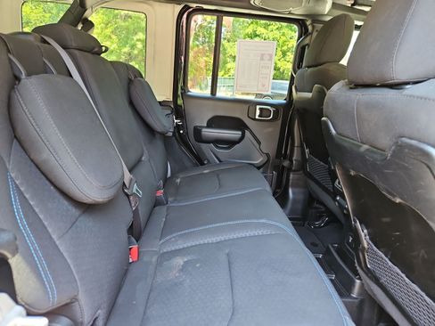 Used 2024 Jeep Wrangler Unlimited Rubicon 4xe AWD/4WD image 17