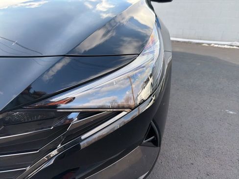 Used 2023 Hyundai Elantra Limited image 9