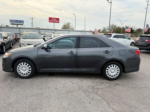 Used 2017 Toyota Camry LE image 8