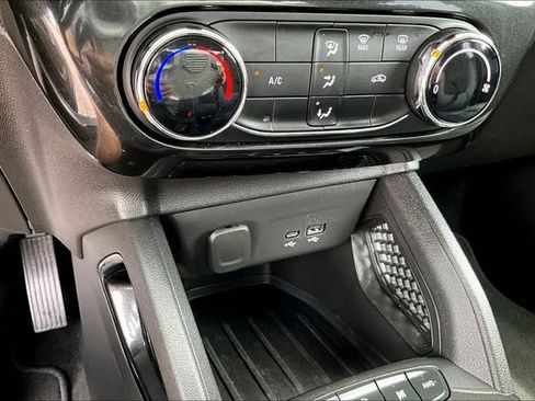 Used 2025 Chevrolet TrailBlazer LT AWD/4WD image 15