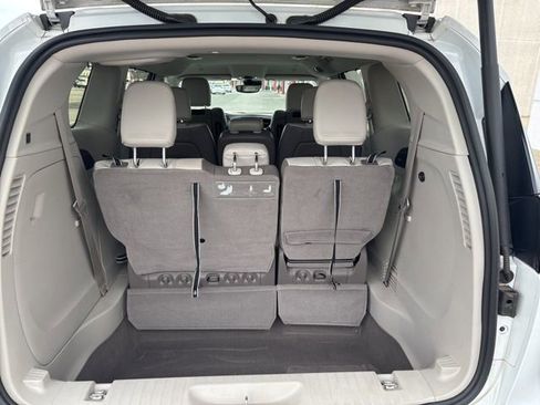 Used 2018 Chrysler Pacifica Touring-L Plus w/ Advanced Safetytec Group image 36