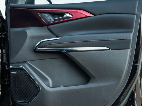 New 2026 Chevrolet Traverse Z71 w/ Enhanced Driving Package image 10