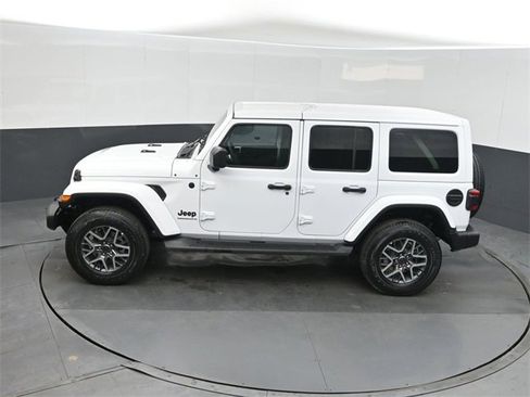 New 2026 Jeep Wrangler Sahara image 33