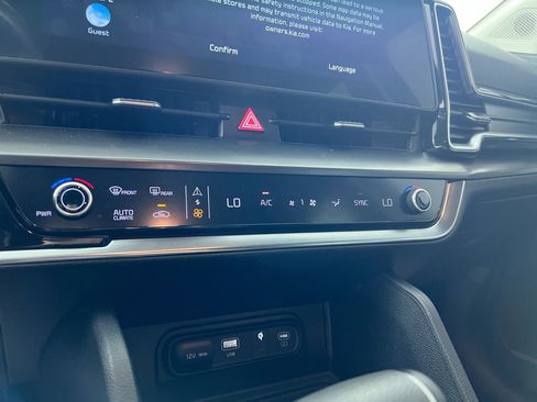 Certified 2025 Kia Sportage EX FWD image 25