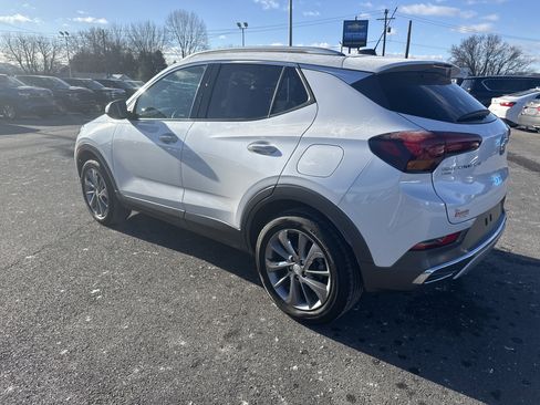 Used 2022 Buick Encore GX Essence w/ Experience Buick Package image 6