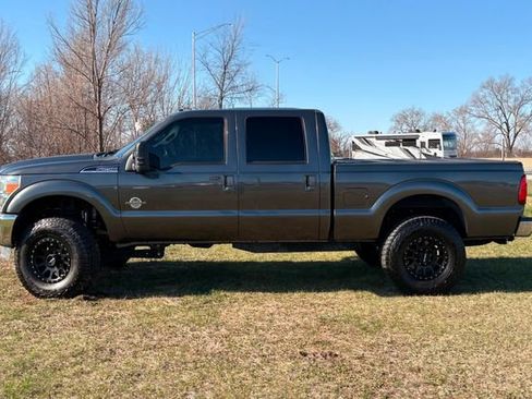 Used 2016 Ford F250 Lariat w/ Lariat Ultimate Package image 4