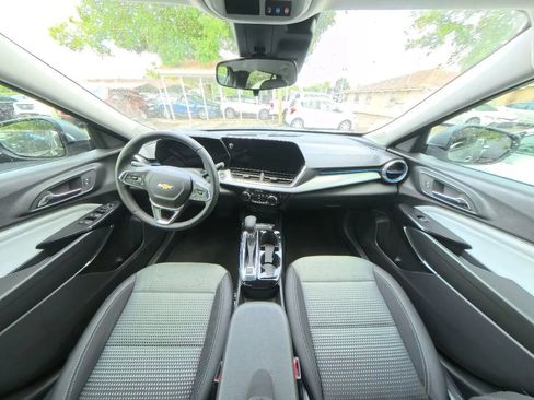 Used 2026 Chevrolet Trax LT w/ Driver Confidence Package FWD image 25