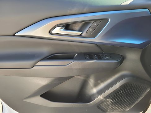 New 2026 Chevrolet Equinox EV LT image 17