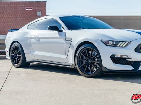 Used 2016 Ford Mustang Shelby GT350 w/ Track Package image 46