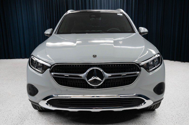 New 2027 Mercedes-Benz GLC 300 image 2