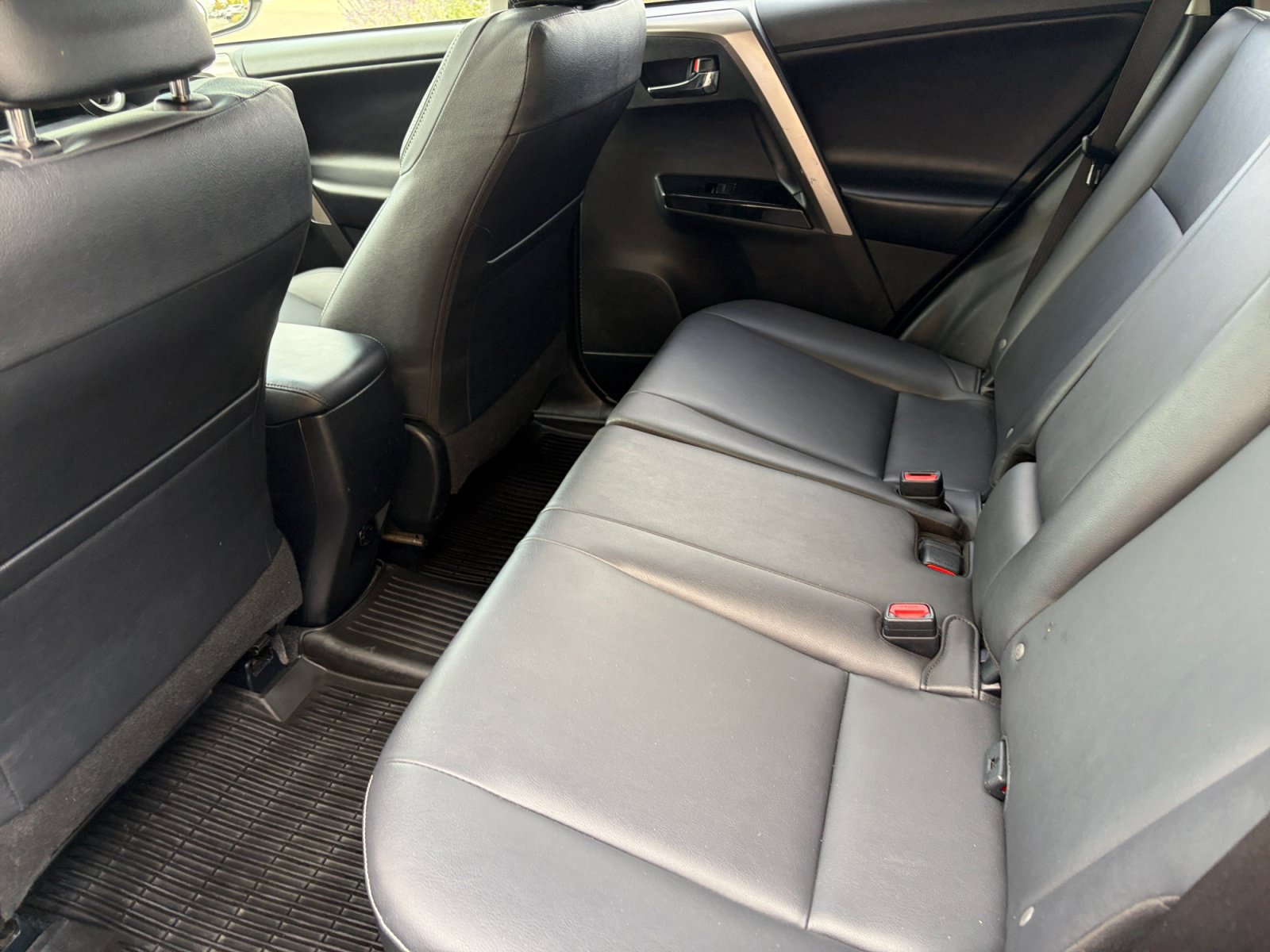 Used 2018 Toyota RAV4 Limited w/ All Weather Liner Package AWD/4WD image 17