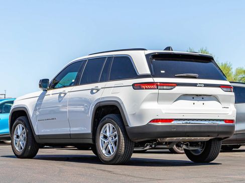Used 2025 Jeep Grand Cherokee Laredo X RWD image 3