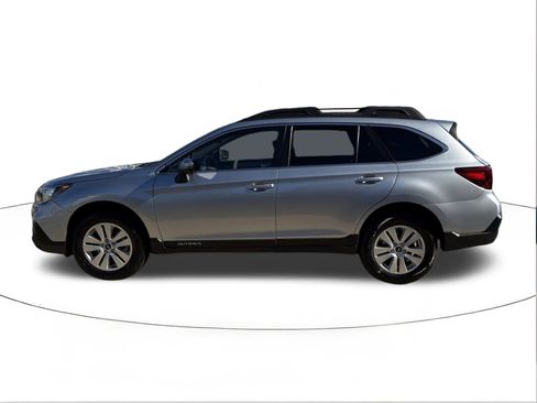 Used 2019 Subaru Outback 2.5i Premium image 3