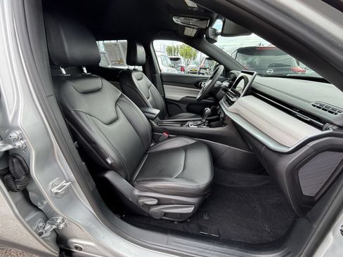 Used 2025 Jeep Compass Limited AWD/4WD image 32