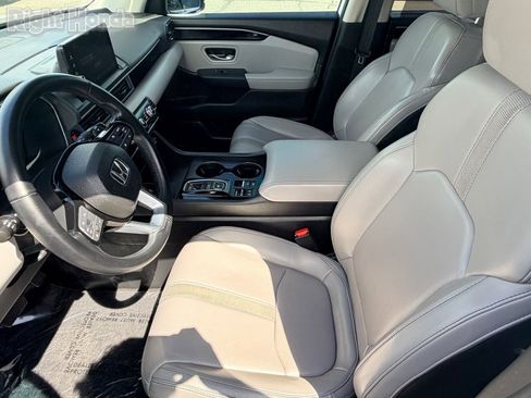 Certified 2024 Honda Pilot EX-L image 17
